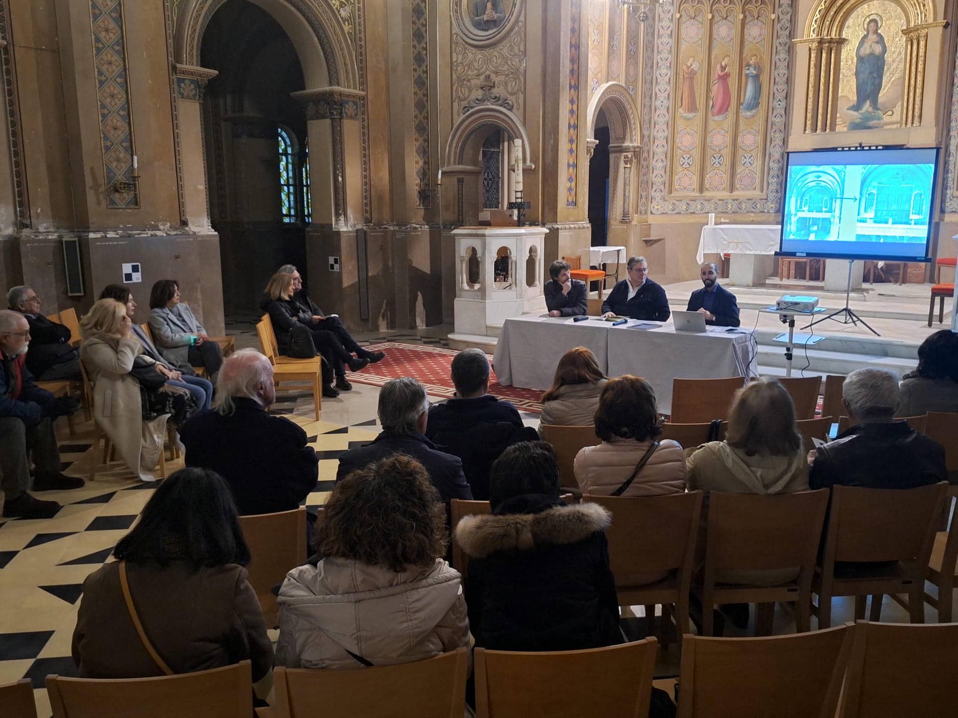 Emoción y música en la presentación del libro sobre el órgano centenario de la Iglesia Jesuitas de Valencia