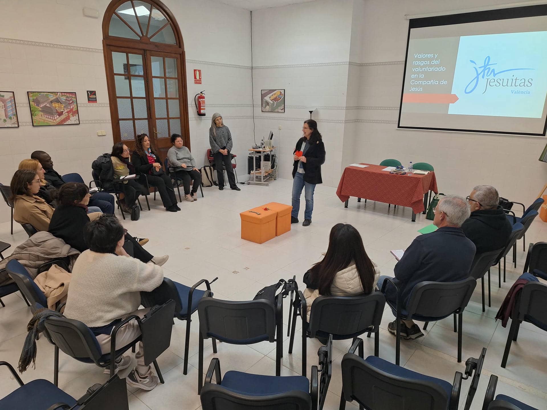 Voluntariado de Jesuitas Valencia fortalece su identidad y misión