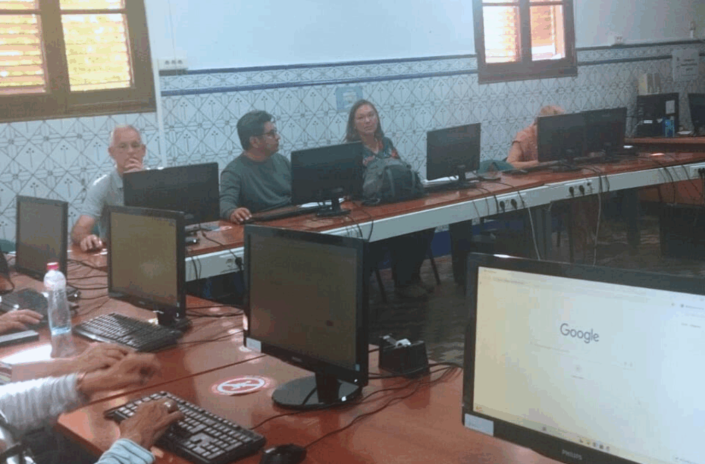 Voluntariado fortalece sus competencias digitales
